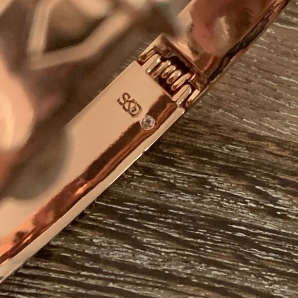 Stella & Dot Small Rebel Bangle Bracelet Rose Gold "You Do You" Quote Hinge NWOT - Picture 12 of 16
